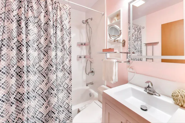 $235,000 | 7321 North Paulina Street, Unit 2, Chicago, IL 60626