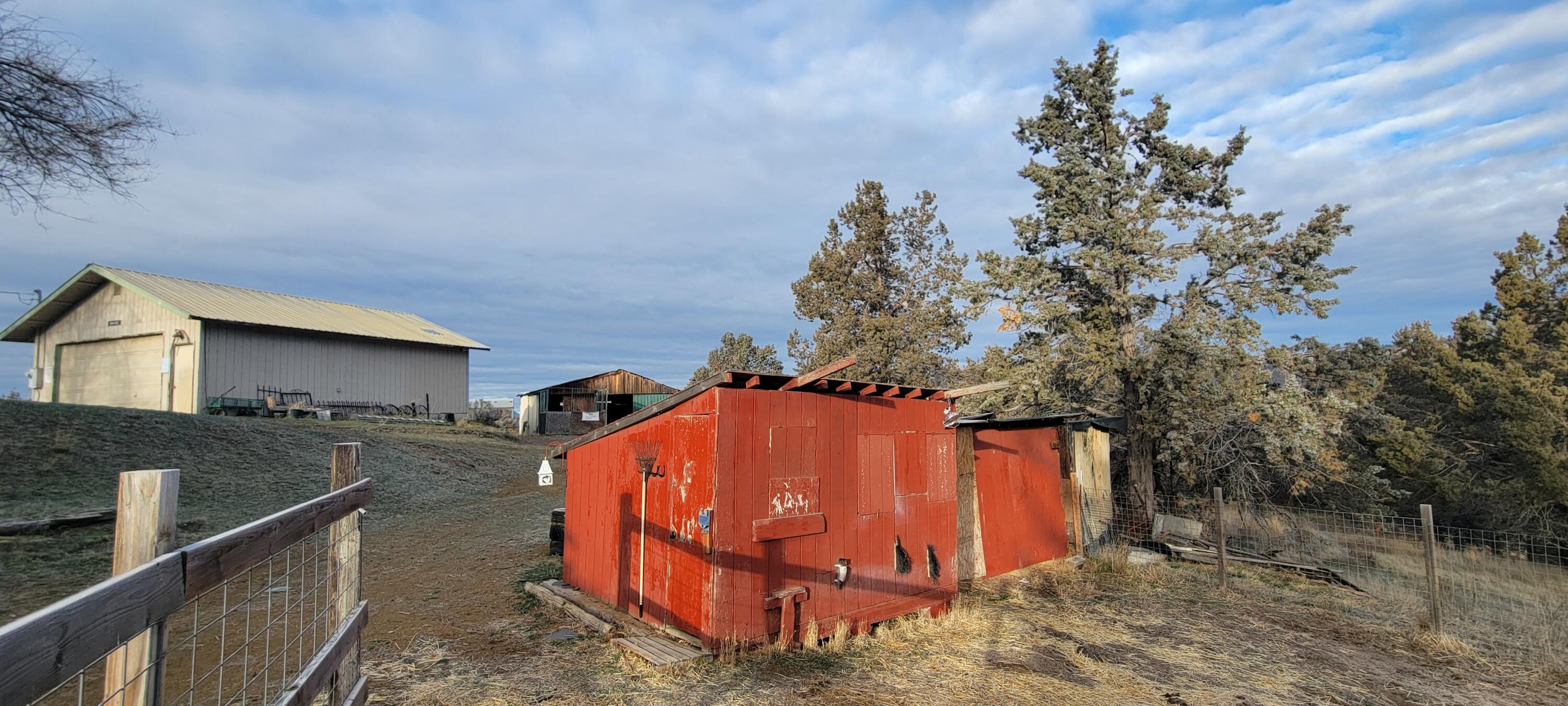 7467 Harpold Road Klamath Falls, OR 97603 - Photo 6 of 35 20251204_085551