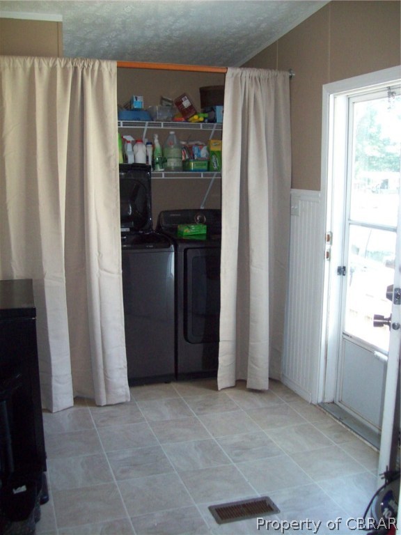 133 Dixon Road Hudgins, VA 23076 - Photo 7 of 25 a view of walk in closet with window