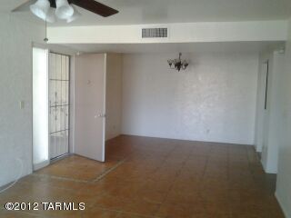 625 South Prudence Road, Unit 205 Tucson, AZ 85710 - Photo 6 of 8