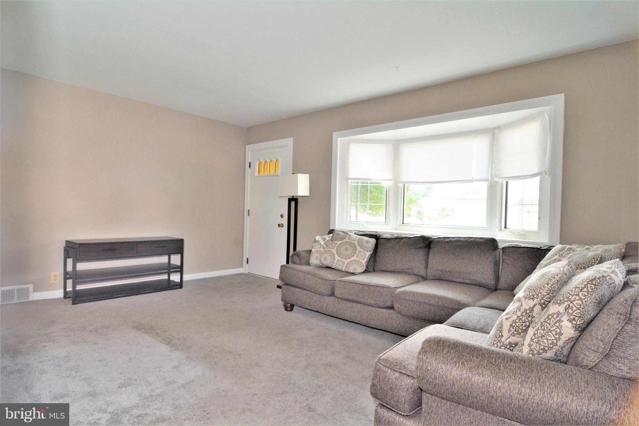 323 Franklin Road Glassboro, NJ 08028 - Photo 2 of 11