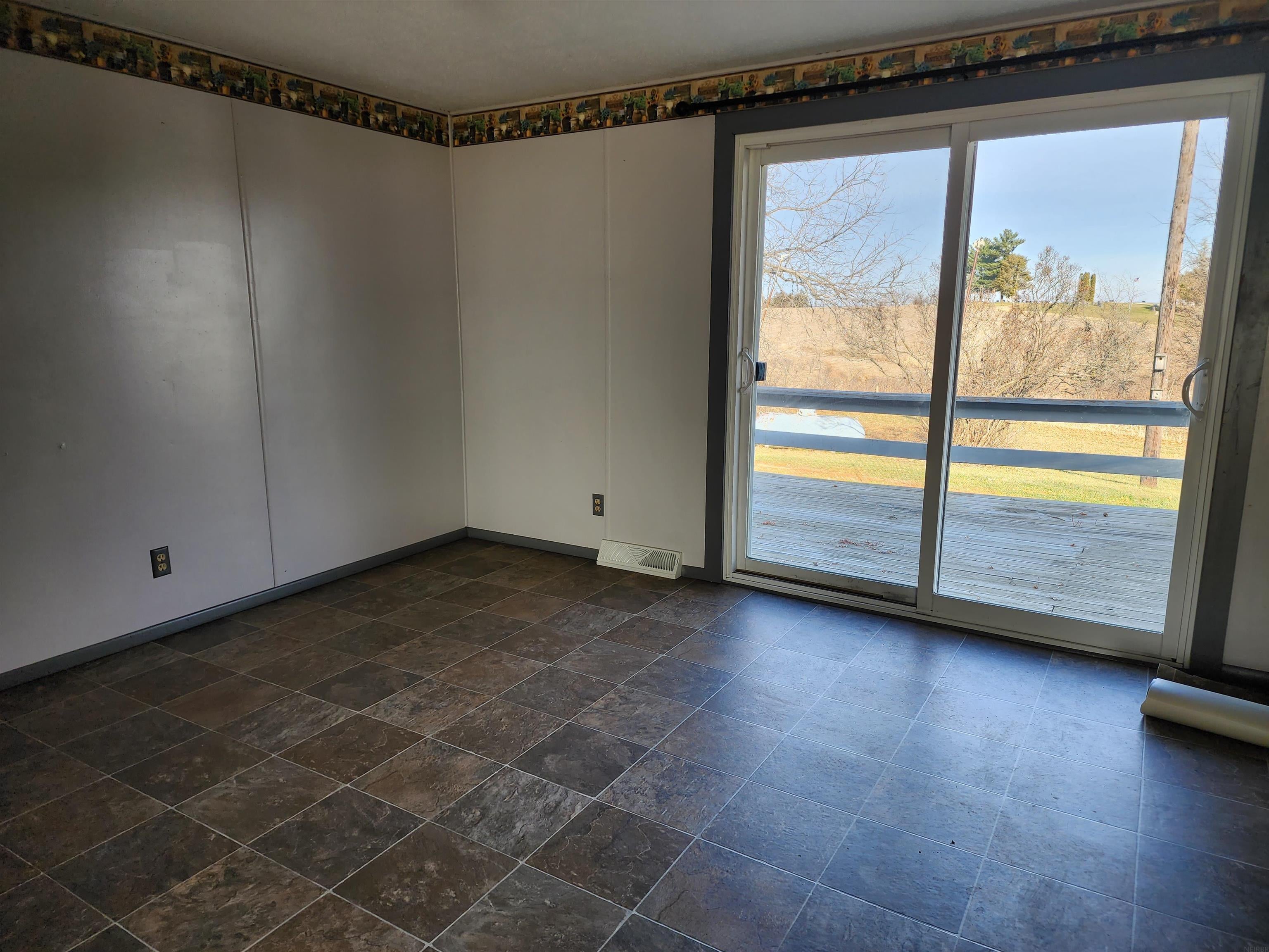 22272 Great River Road Garnavillo, IA 52049 - Photo 18 of 30 Gallery Image 18