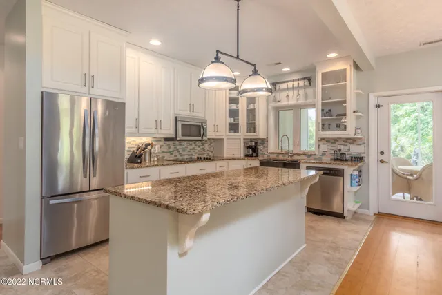 $800,000 | 301 Sandy Point Drive, Beaufort, NC 28516