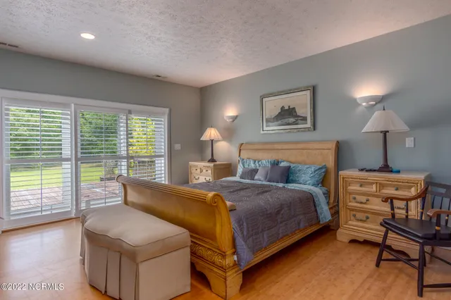 $800,000 | 301 Sandy Point Drive, Beaufort, NC 28516