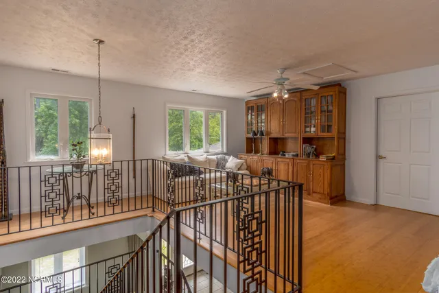 $800,000 | 301 Sandy Point Drive, Beaufort, NC 28516