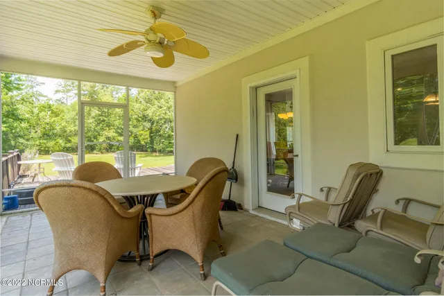 $800,000 | 301 Sandy Point Drive, Beaufort, NC 28516