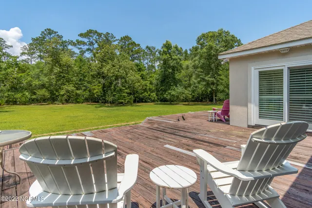 $800,000 | 301 Sandy Point Drive, Beaufort, NC 28516