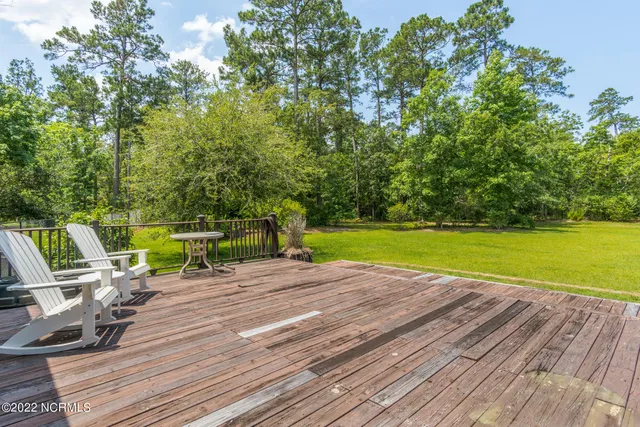 $800,000 | 301 Sandy Point Drive, Beaufort, NC 28516