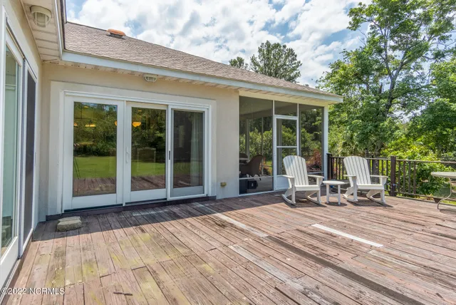 $800,000 | 301 Sandy Point Drive, Beaufort, NC 28516