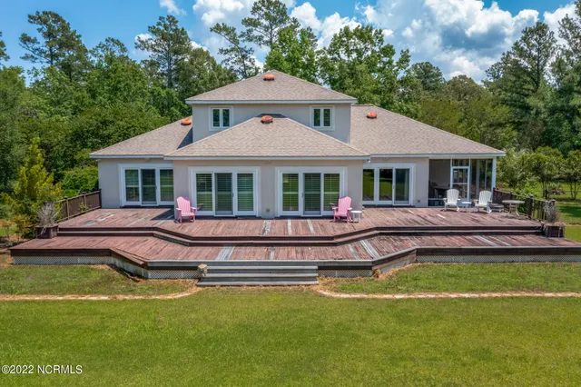 $800,000 | 301 Sandy Point Drive, Beaufort, NC 28516