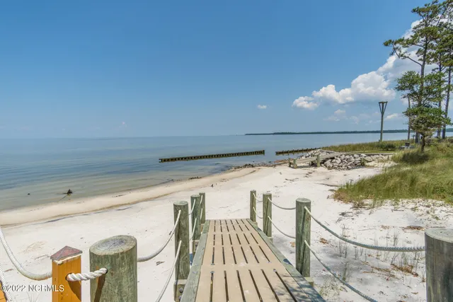 $800,000 | 301 Sandy Point Drive, Beaufort, NC 28516