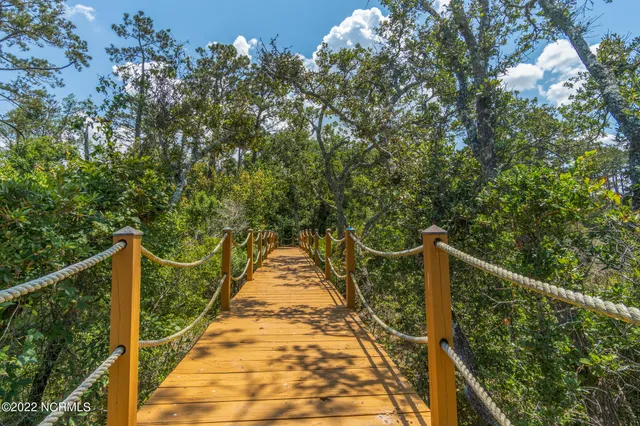 $800,000 | 301 Sandy Point Drive, Beaufort, NC 28516