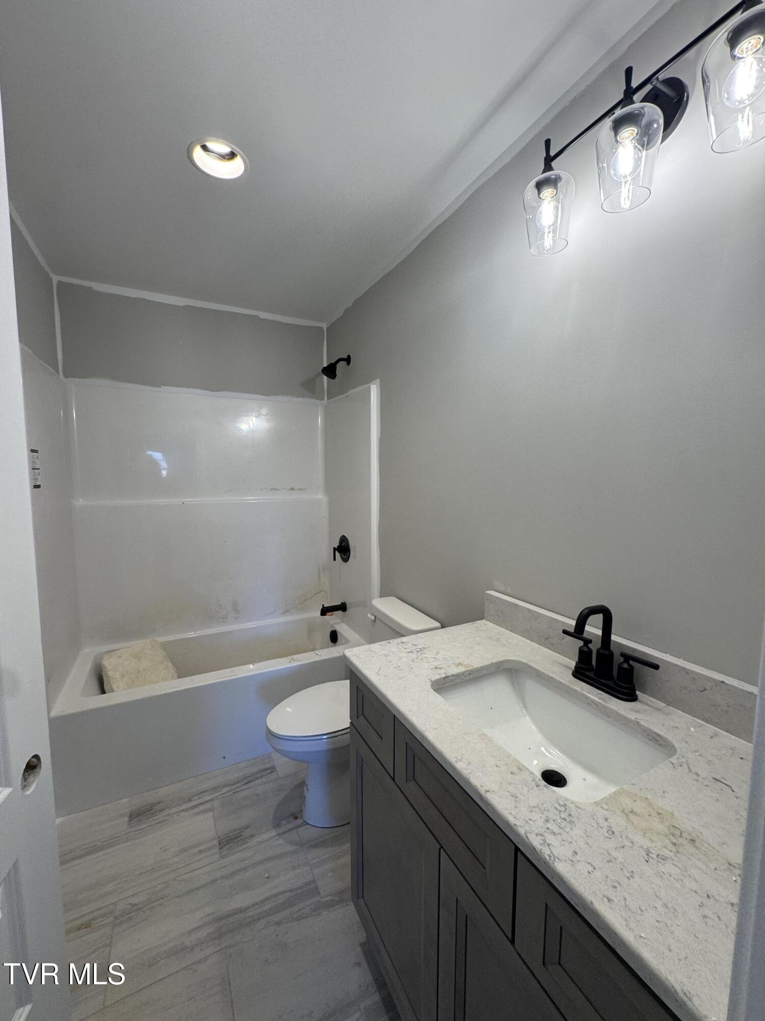 240 Ruby Rose Ridge Jonesborough, TN 37659 - Photo 14 of 18 upstairs guest bathroom