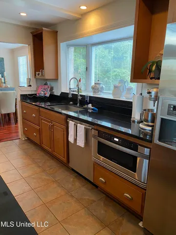 $895,500 | 14104 West El Bonito Drive, Ocean Springs, MS 39564