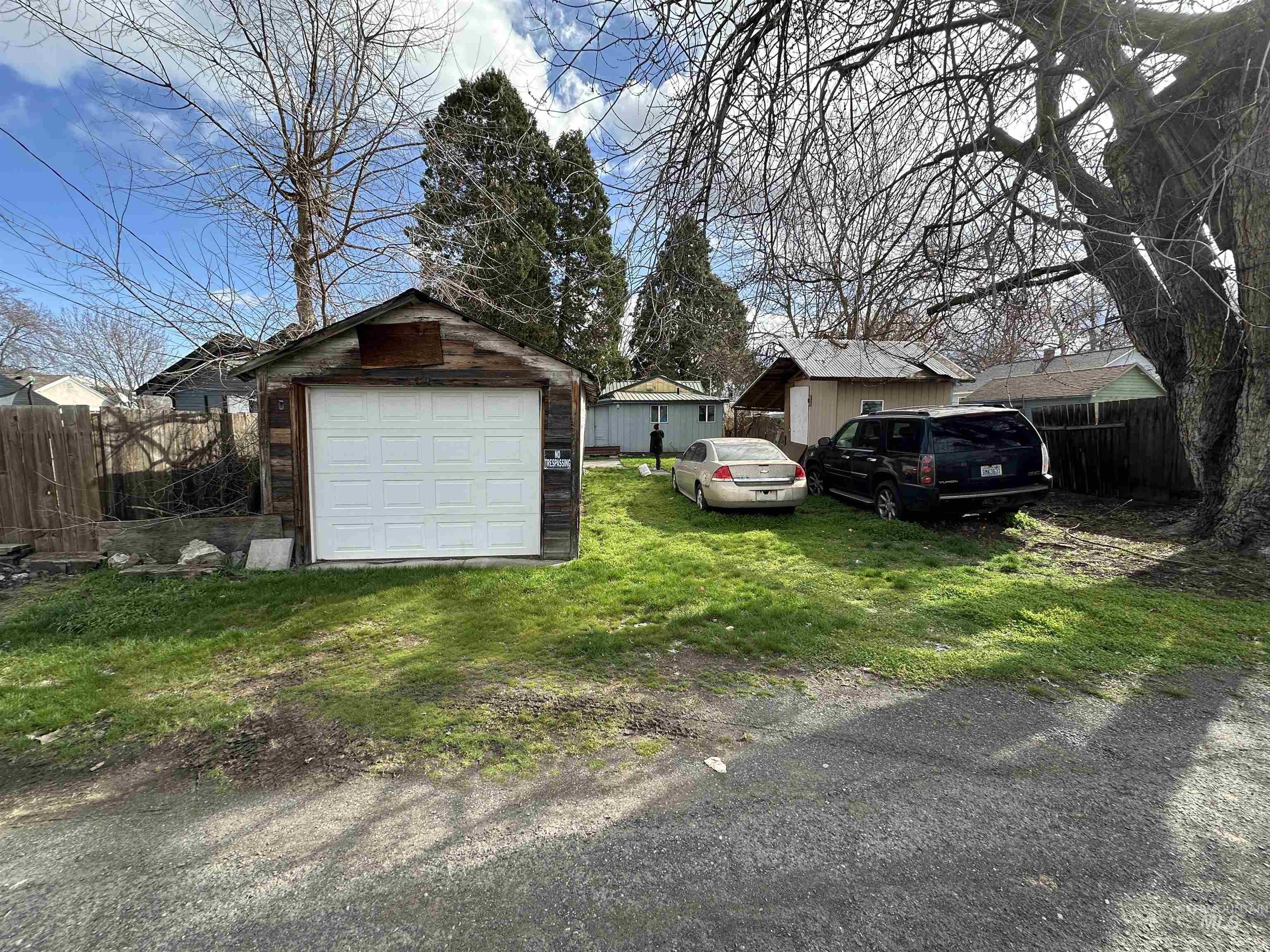 838 11th Street Clarkston, WA 99403 - Photo 15 of 20 View of detached garage