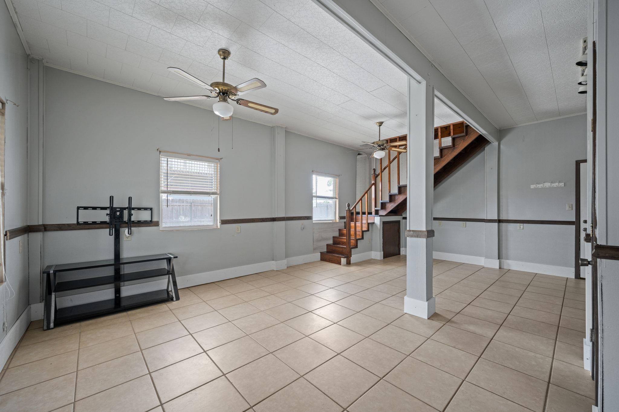 26418 Carondelette Drive Orange Beach, AL 36561 - Photo 19 of 48 Living Room
