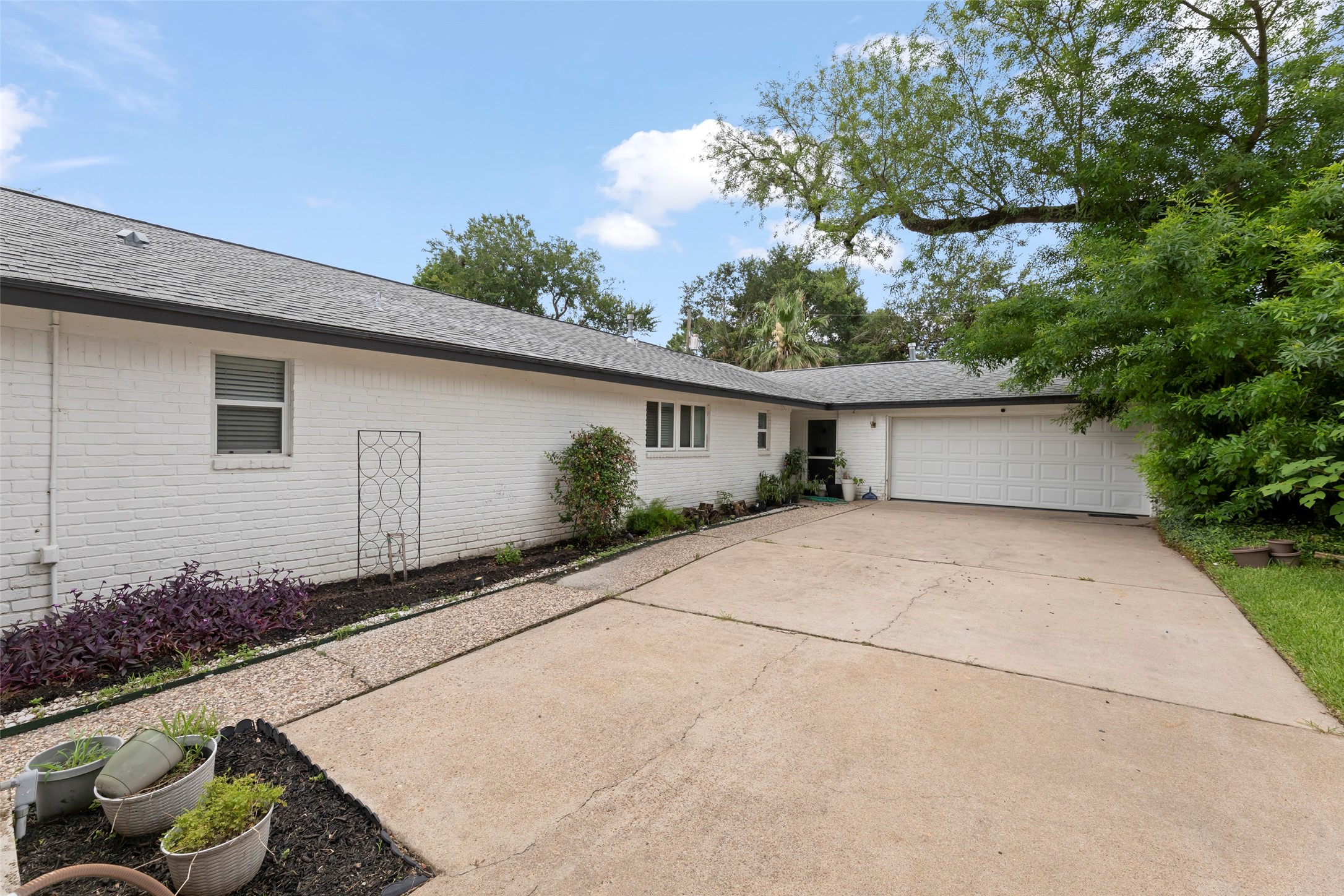 10611 Deerwood Road Houston, TX 77042 - Photo 32 of 35