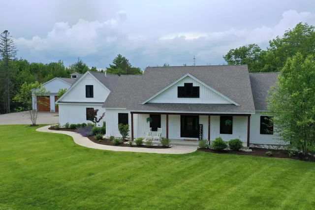 $1,349,900 | 1366 Essex Street, Bangor, ME 04401