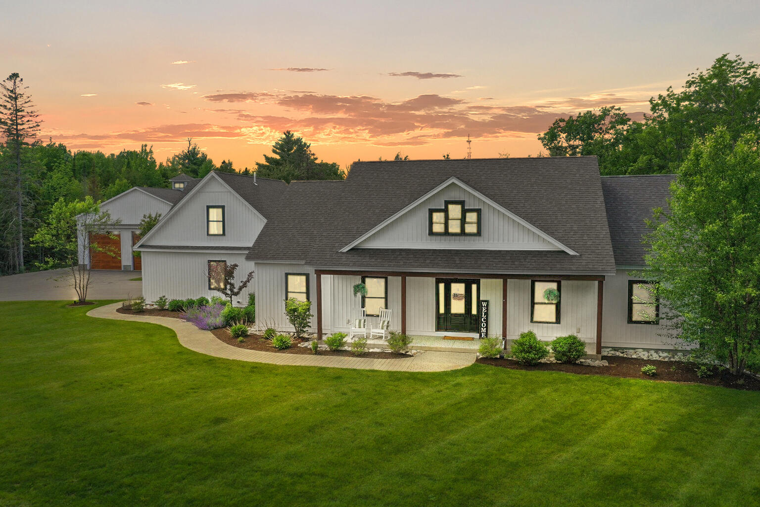 1366 Essex Street Bangor, ME 04401 - Photo 6 of 107 20251014203847870985000000-o