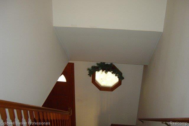 16150 Tindall Road Holly, MI 48442 - Photo 9 of 11 stairway