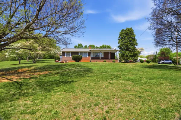 $324,900 | 1605 College Street, White Pine, TN 37890