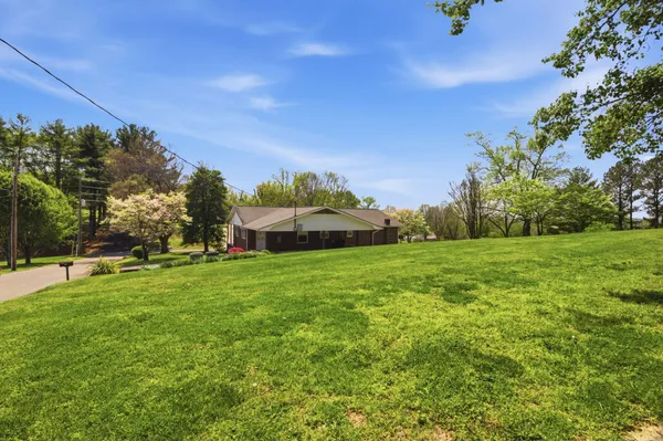 $324,900 | 1605 College Street, White Pine, TN 37890