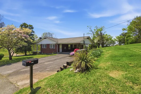 $324,900 | 1605 College Street, White Pine, TN 37890
