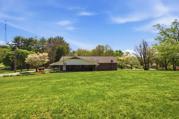 $324,900 | 1605 College Street, White Pine, TN 37890