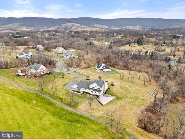 $1,700,000 | 35080 McKnight Court, Round Hill, VA 20141