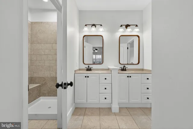 $1,700,000 | 35080 McKnight Court, Round Hill, VA 20141