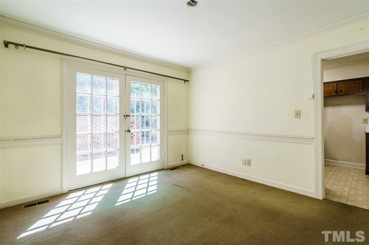 1110 Blenheim Drive Raleigh, NC 27612 - Photo 3 of 11