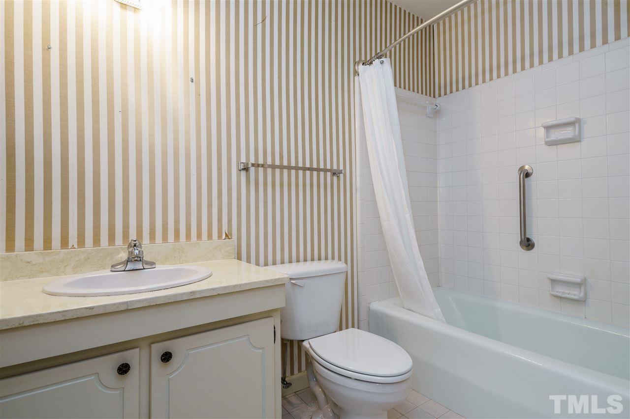 1110 Blenheim Drive Raleigh, NC 27612 - Photo 8 of 11