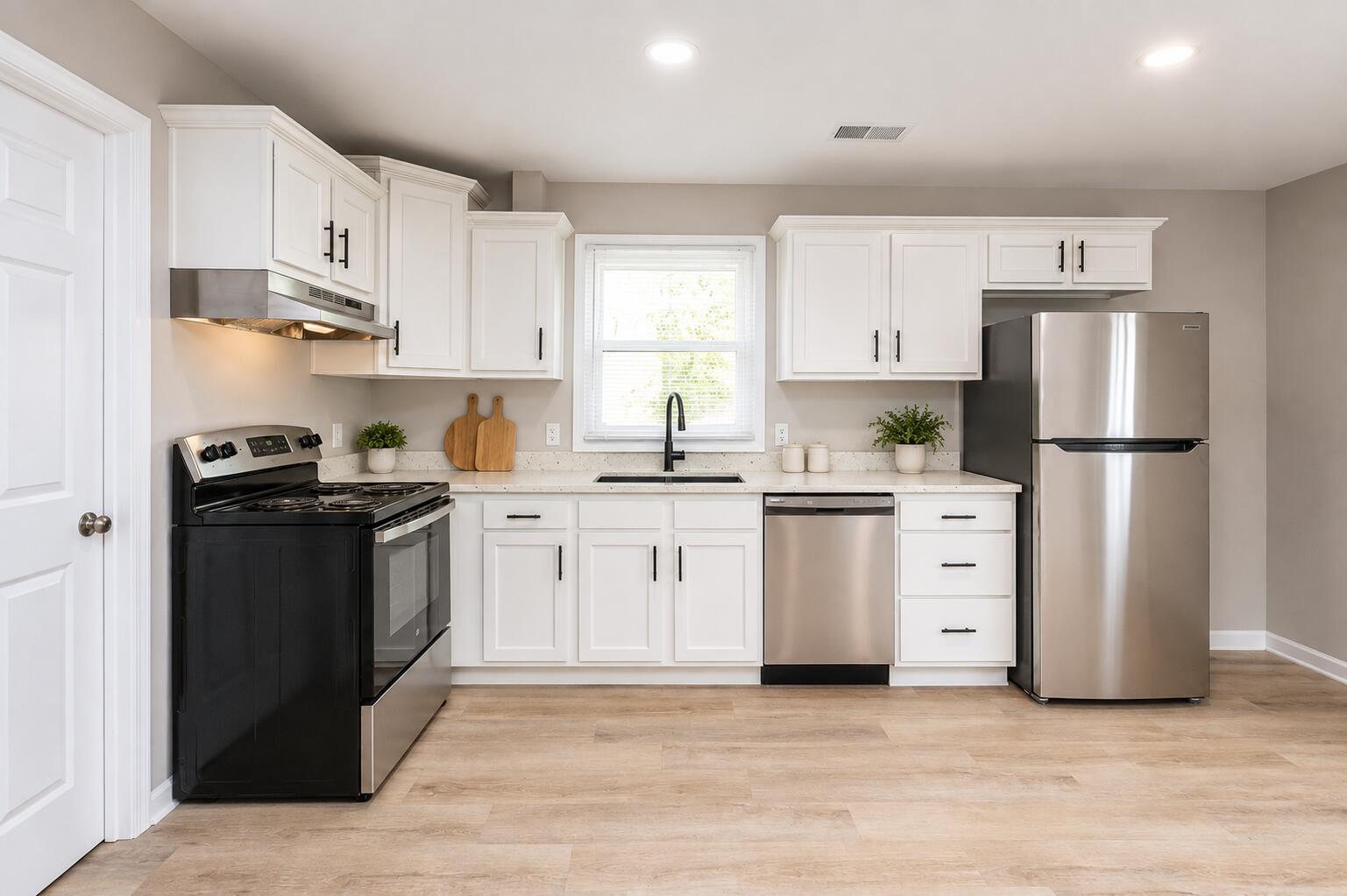 213 Brooks Road Richmond, KY 40475 - Photo 4 of 19 Virtually Staged Kitchen