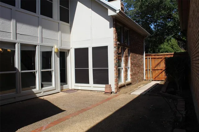 a view of a entrance door of the house
