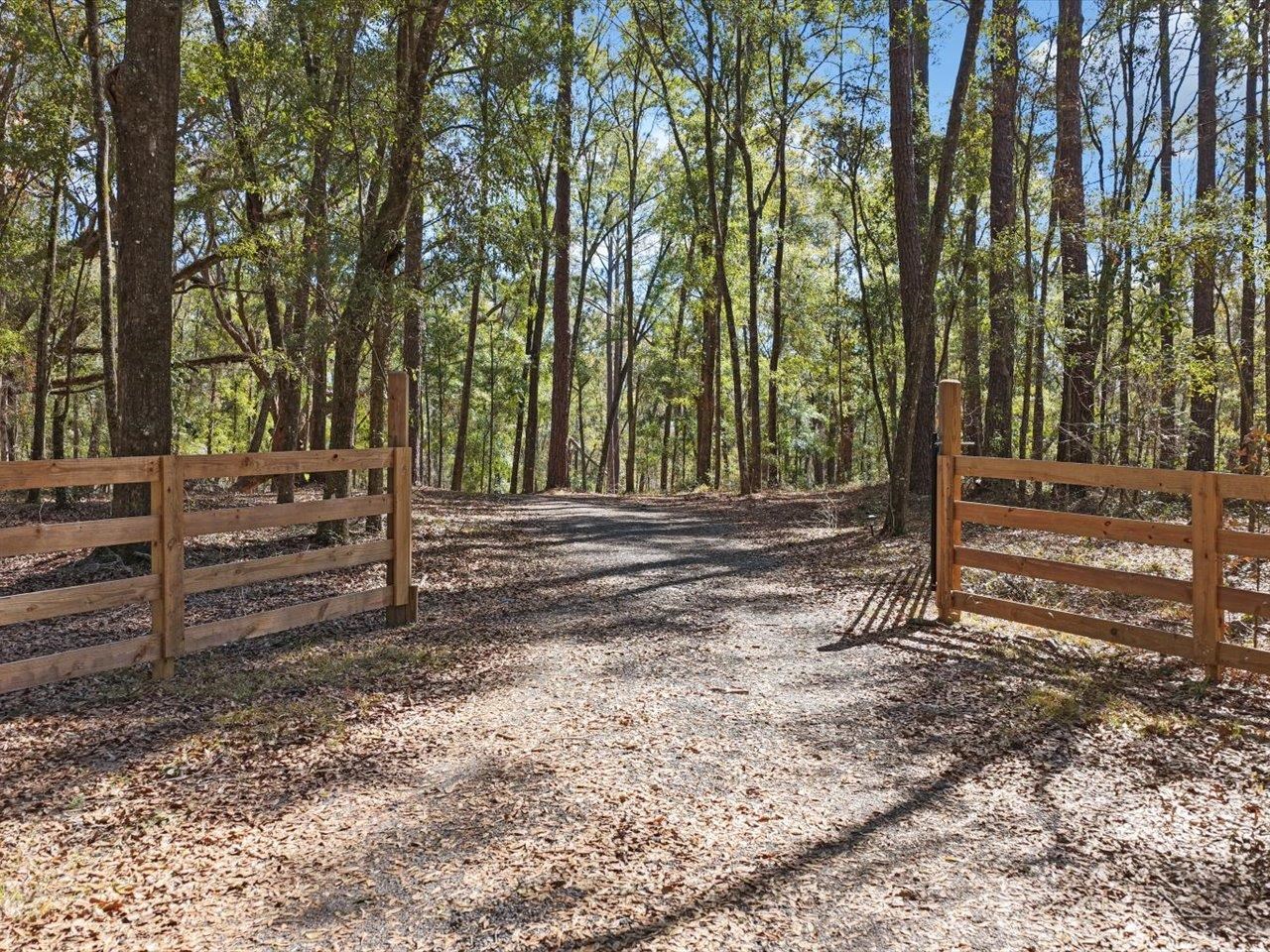 609 Northwest Circle Road Madison, FL 32340 - Photo 12 of 70