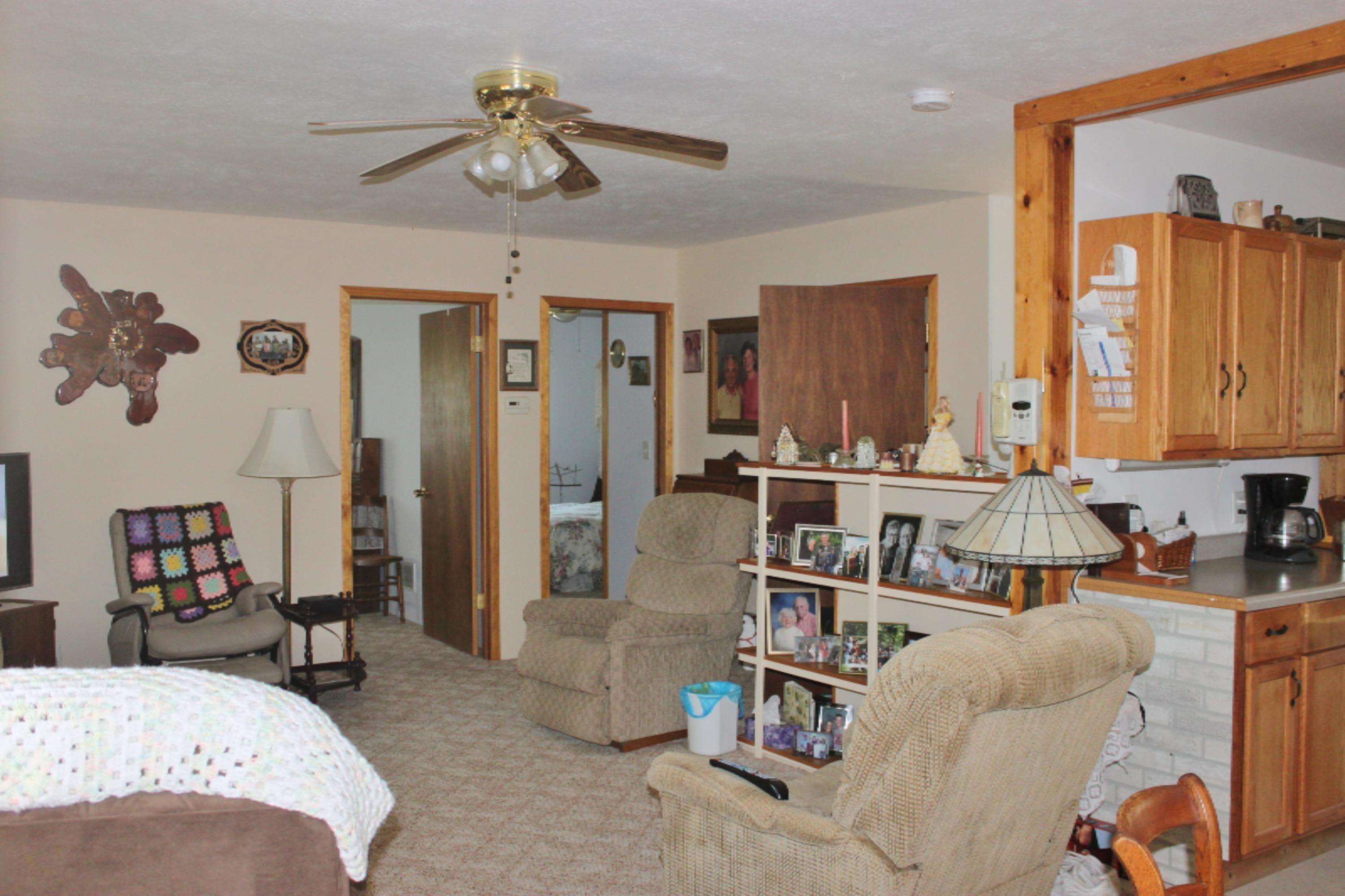 18886 Riverview Drive Three Rivers, MI 49093 - Photo 3 of 27 IMG_1346