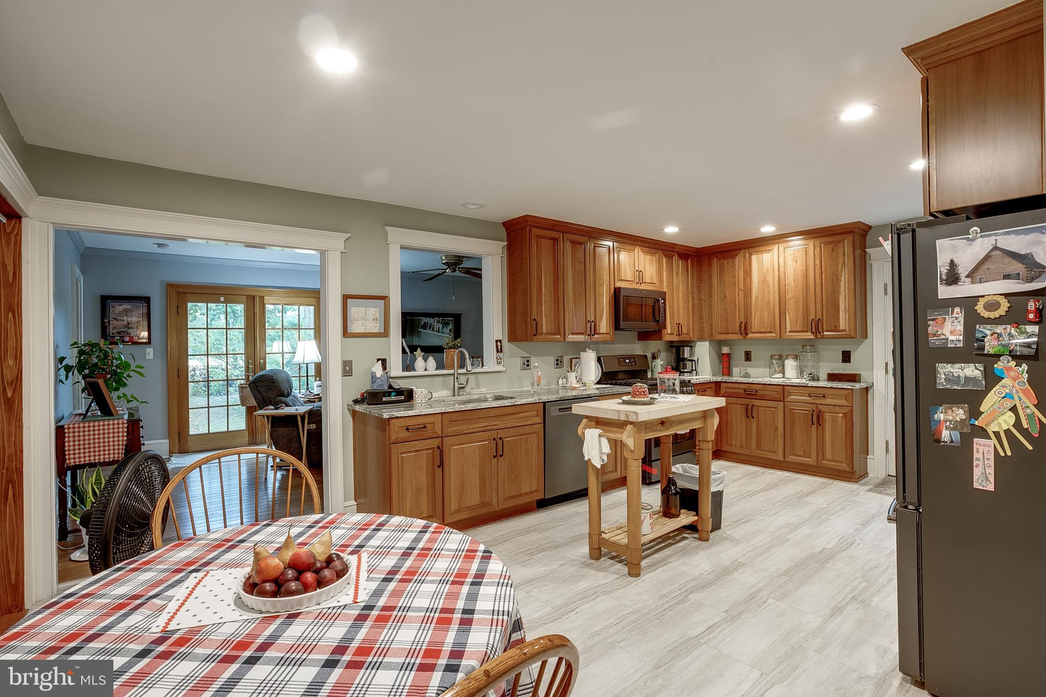 5 Henry Street Delran, NJ 08075 - Photo 9 of 32 Kitchen