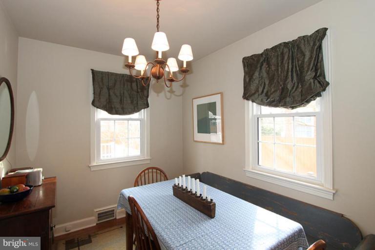 623 Ray Drive Silver Spring, MD 20910 - Photo 11 of 25 Dining Room