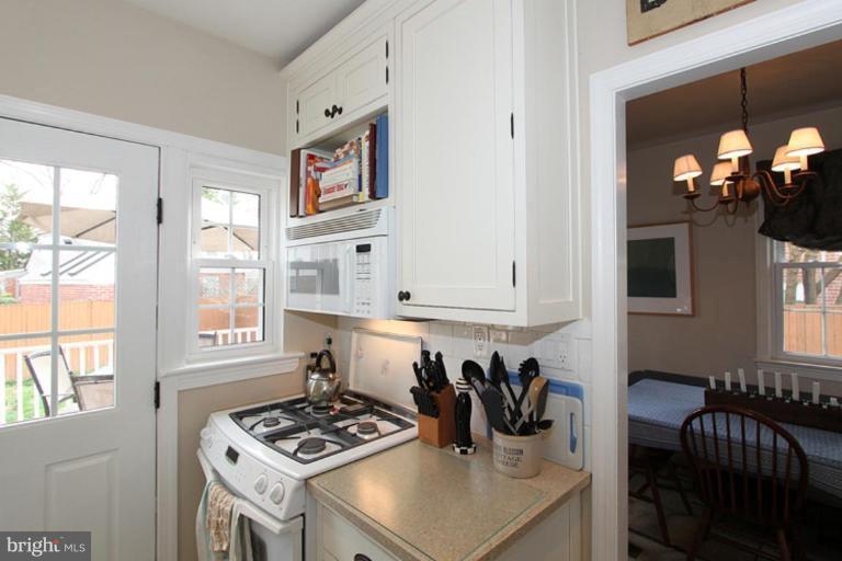623 Ray Drive Silver Spring, MD 20910 - Photo 16 of 25 Kitchen