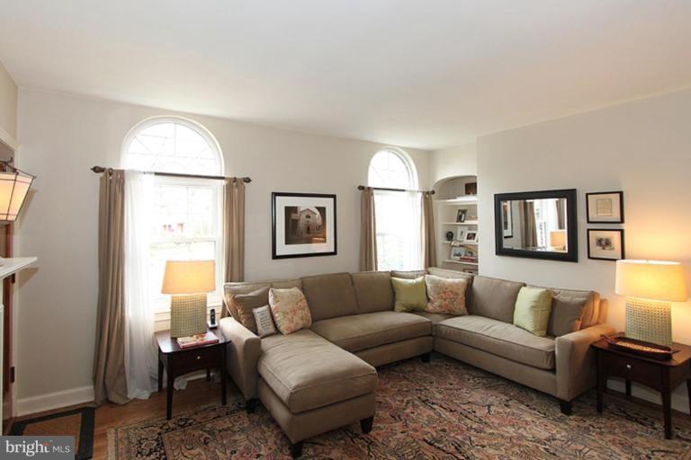 623 Ray Drive Silver Spring, MD 20910 - Photo 21 of 25 Living Room #2