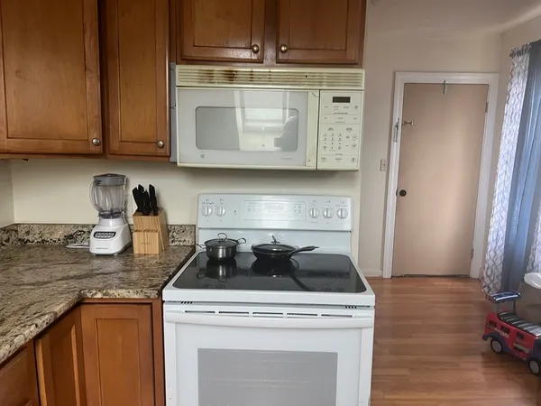 $1,800 | 542 Eastern Avenue, Unit 3, Lynn, MA 01902