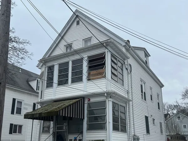 $1,800 | 542 Eastern Avenue, Unit 3, Lynn, MA 01902