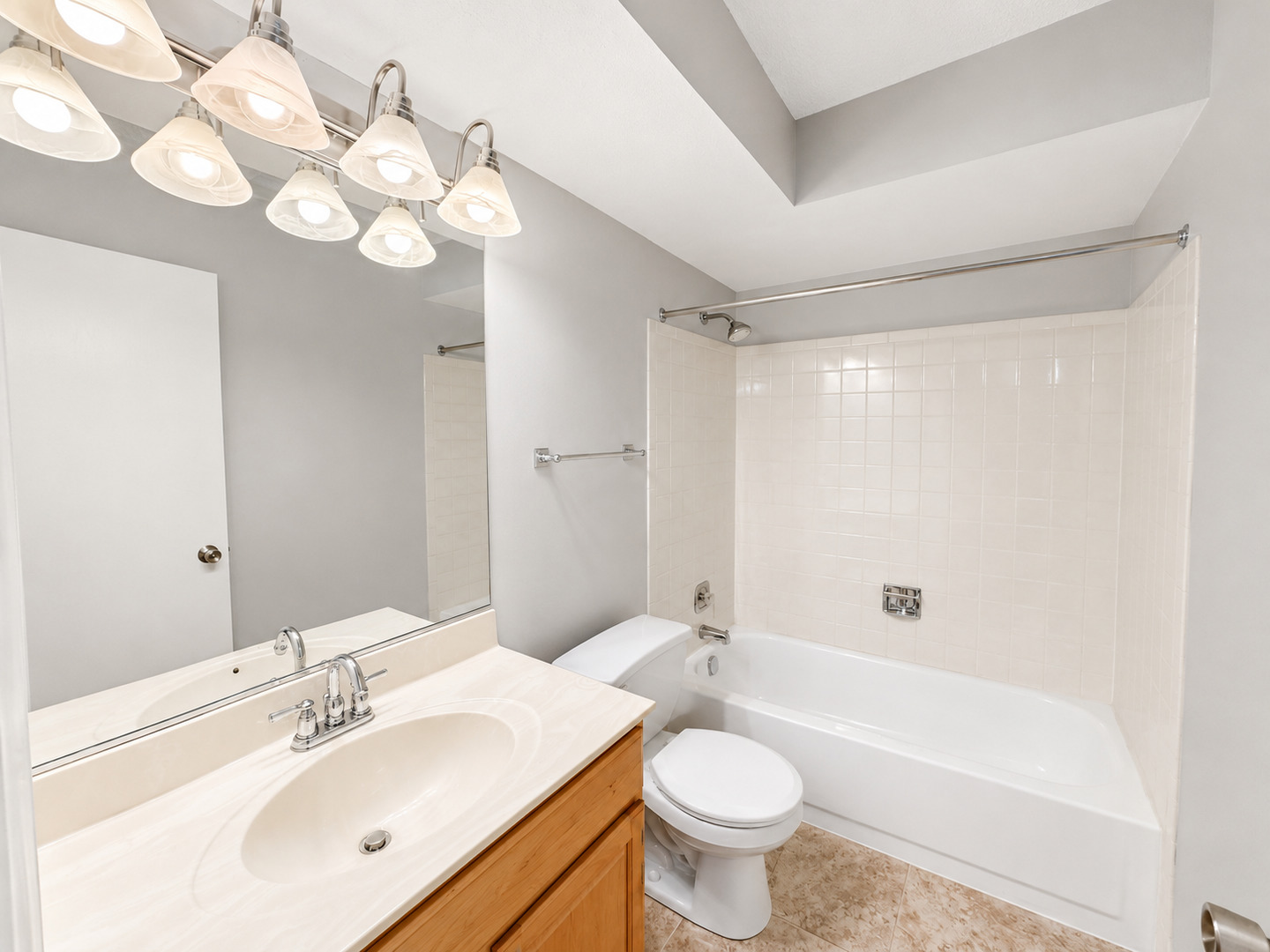 520 Biesterfield Road, Unit 209 Elk Grove Village, IL 60007 - Photo 18 of 31