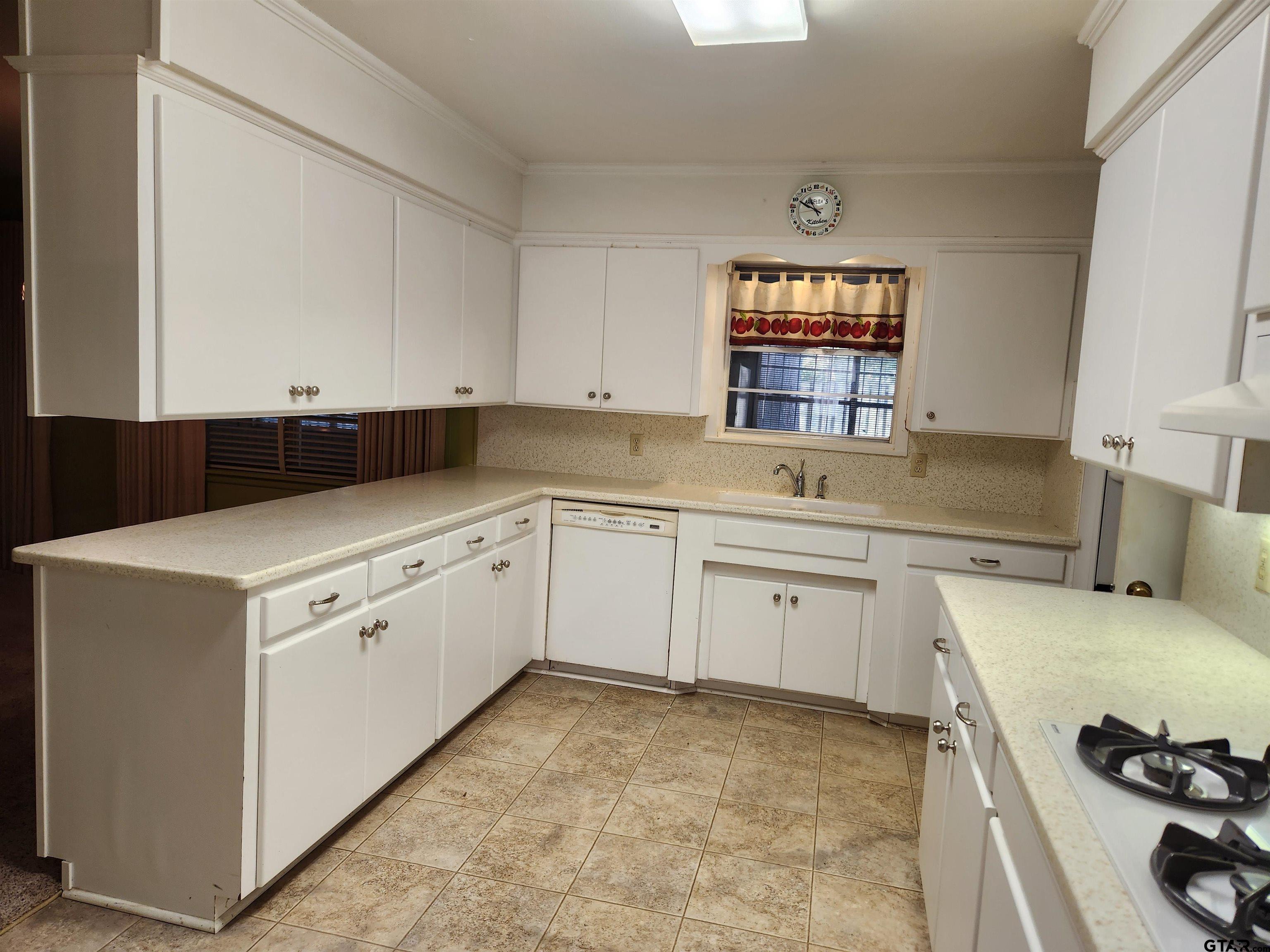 2806 North Glass Avenue Tyler, TX 75702 - Photo 11 of 43