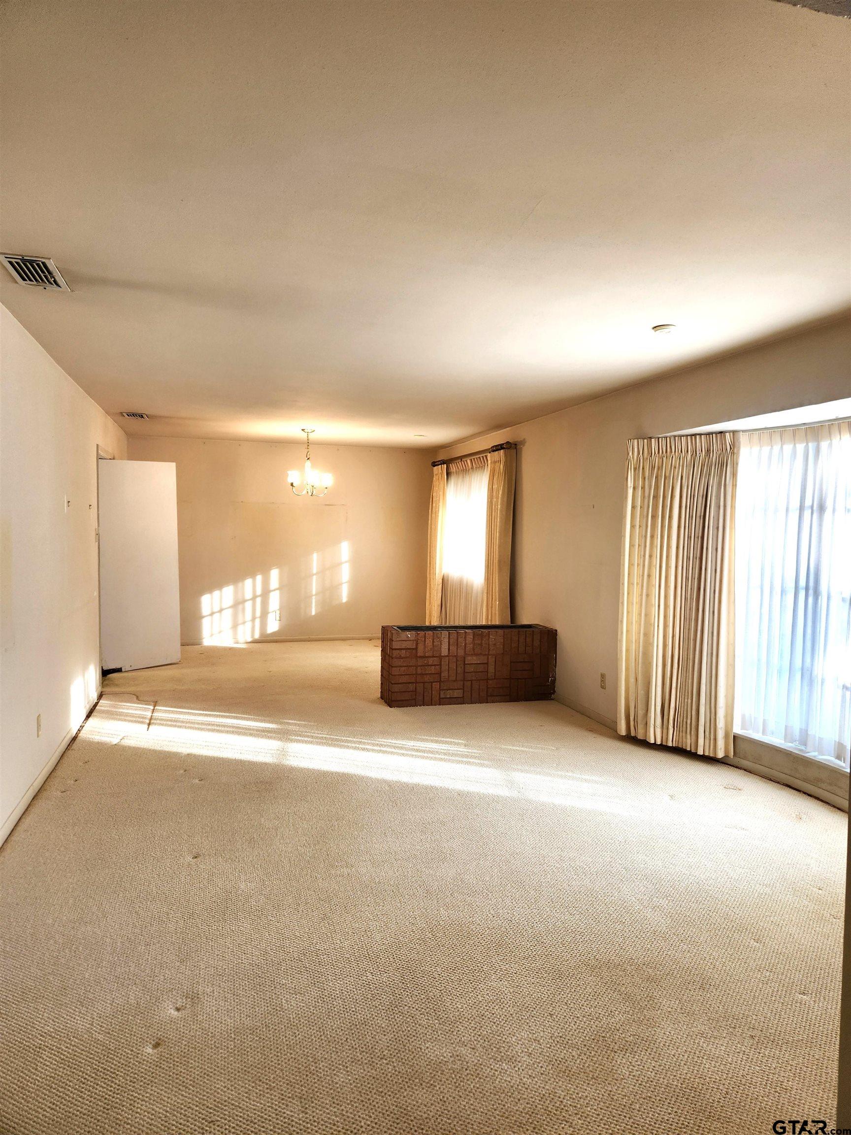 2806 North Glass Avenue Tyler, TX 75702 - Photo 6 of 43