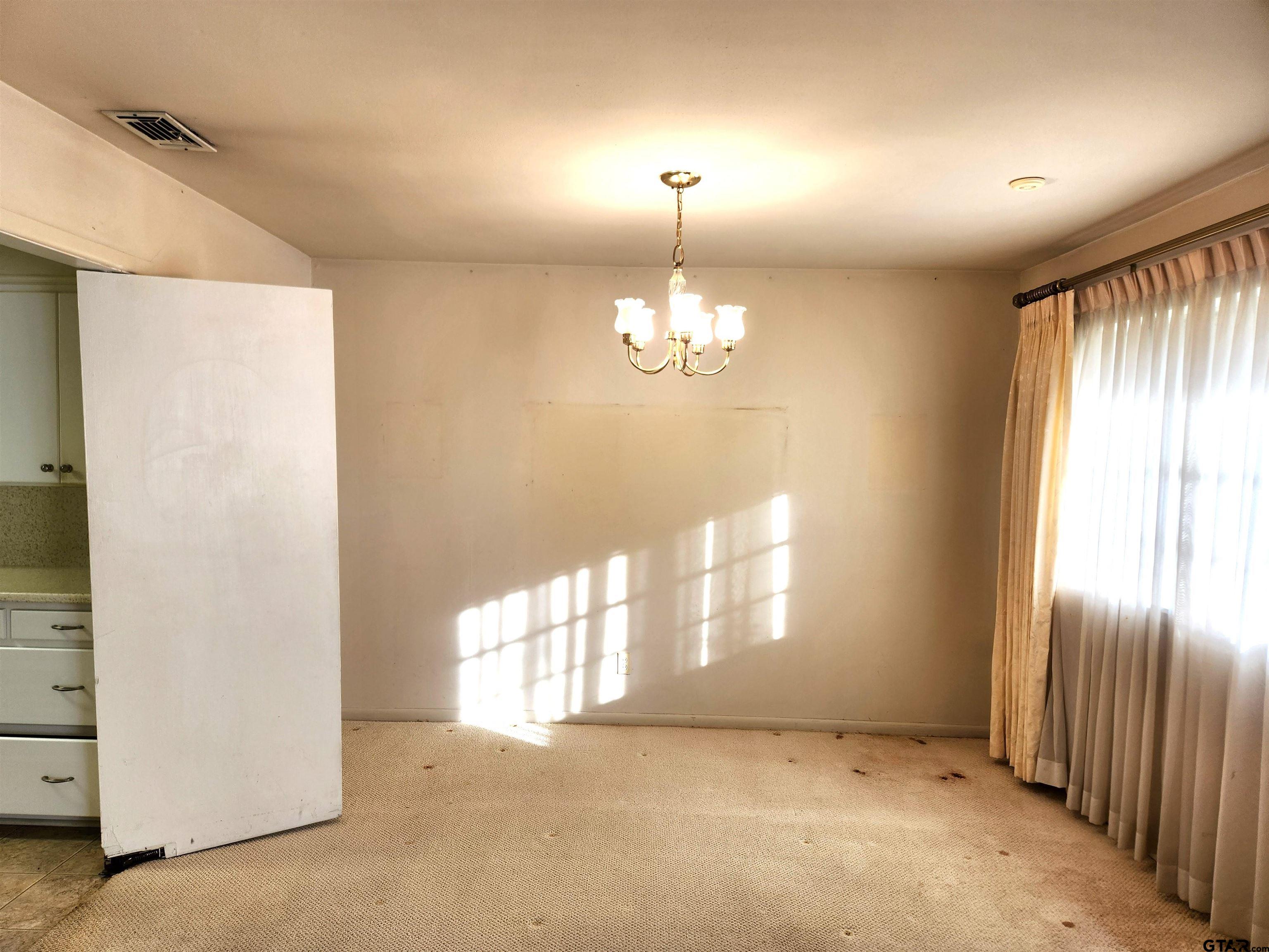 2806 North Glass Avenue Tyler, TX 75702 - Photo 7 of 43