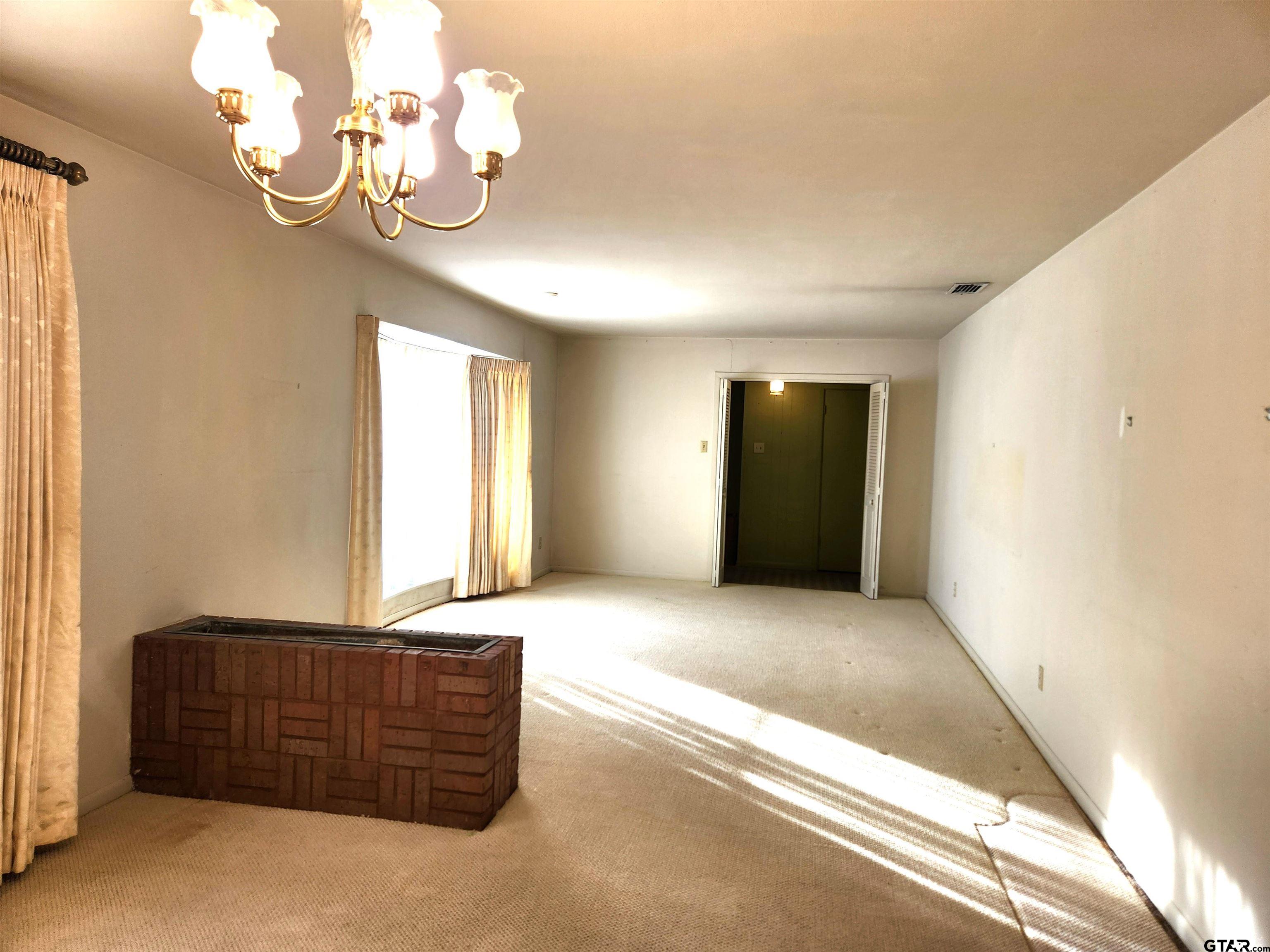 2806 North Glass Avenue Tyler, TX 75702 - Photo 8 of 43