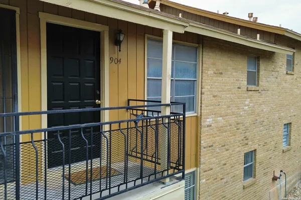 $750 | 923 Vance Jackson Road, Unit 904, San Antonio, TX 78201