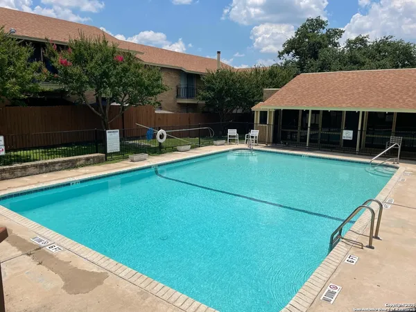 $900 | 923 Vance Jackson Road, Unit 904, San Antonio, TX 78201