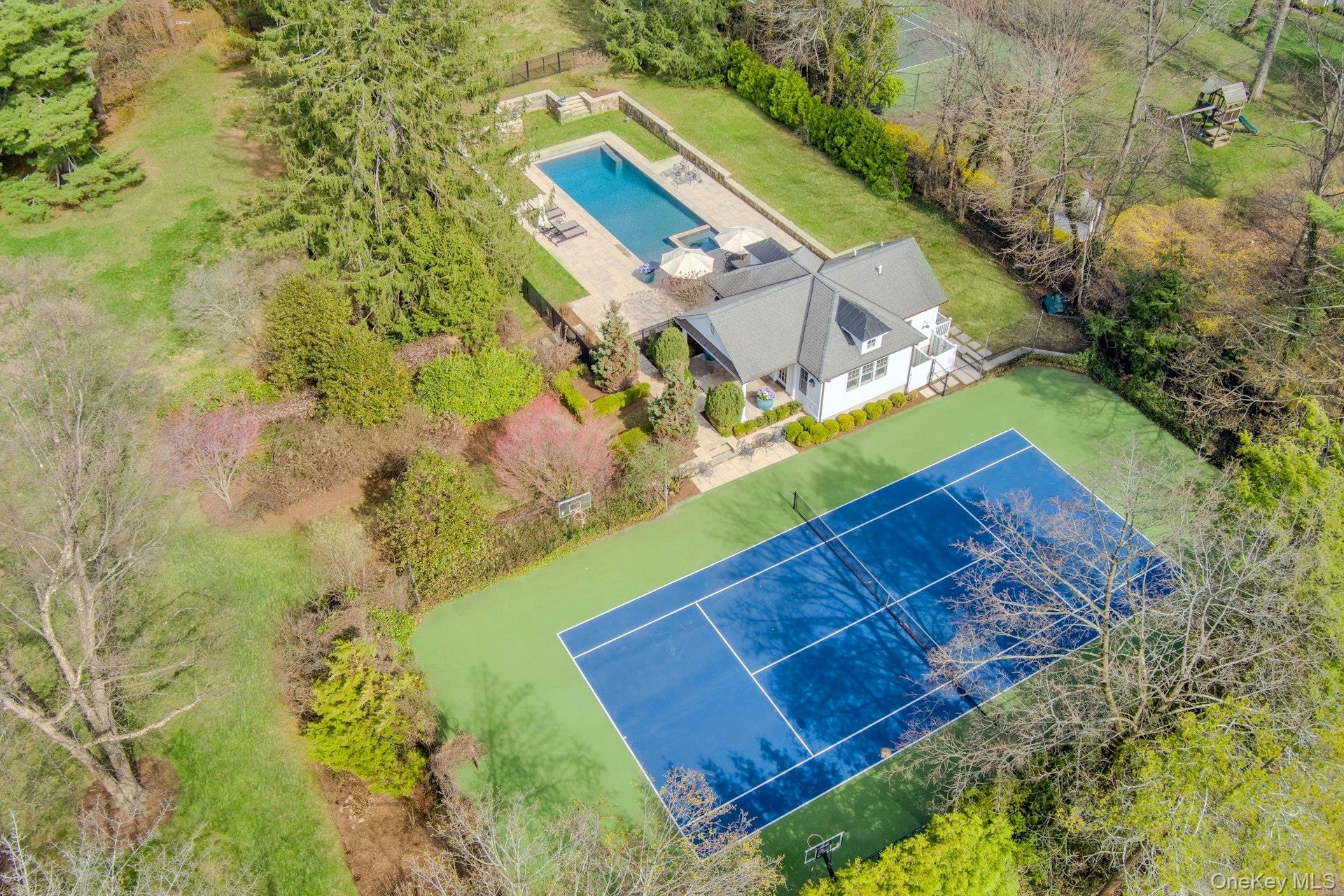 34 Park Road Scarsdale, NY 10583 - Photo 47 of 49 a view of a yard